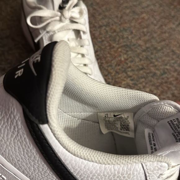 Men’s Nike Air Forces 1’s - Picture 3 of 5